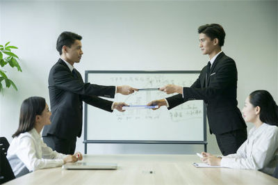 技術轉讓合同有效期內的后續改進 權利歸屬與協作機制